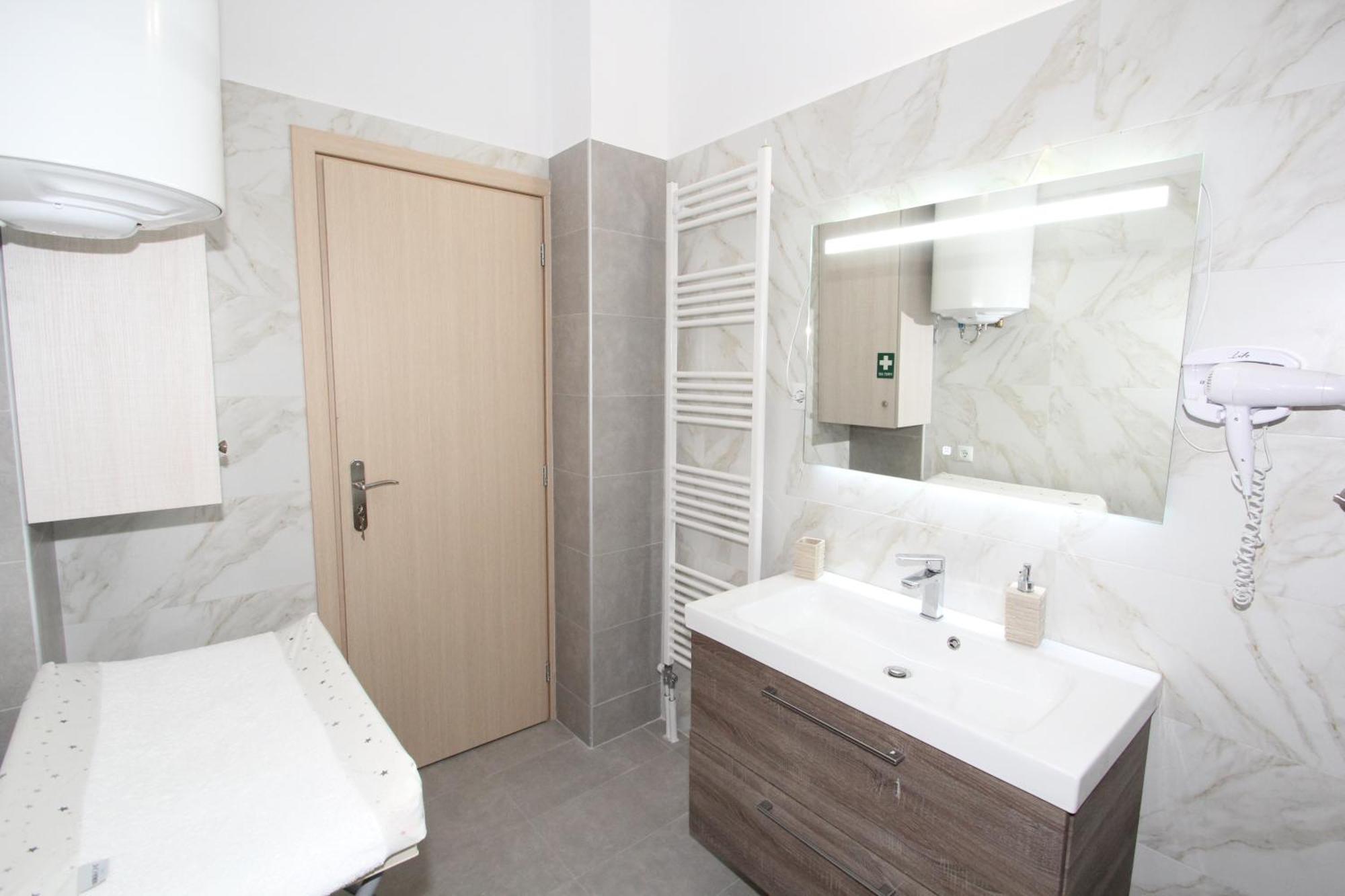 Filoxenia Apartment อาร์เตมีดา ภายนอก รูปภาพ