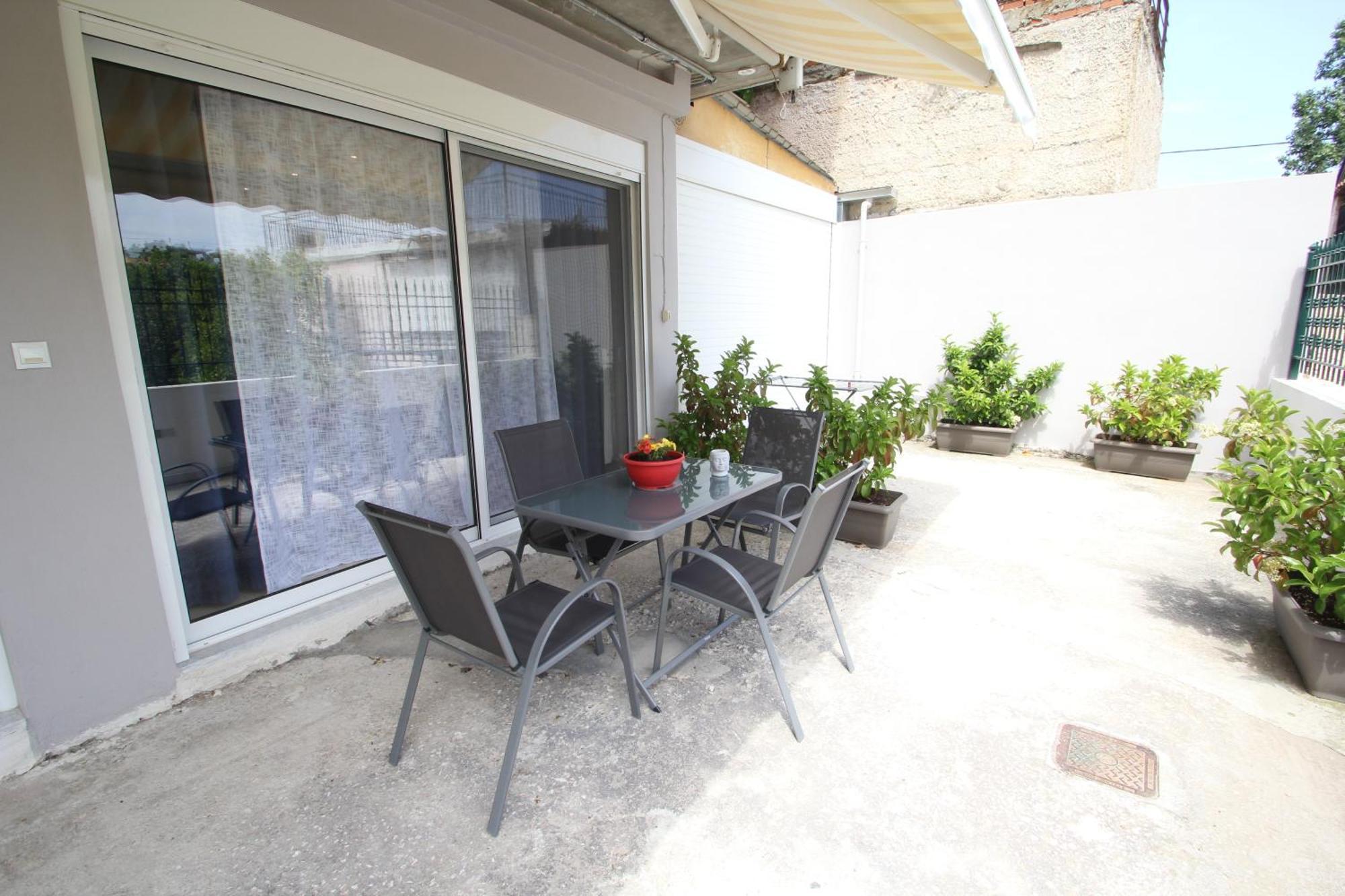 Filoxenia Apartment อาร์เตมีดา ภายนอก รูปภาพ